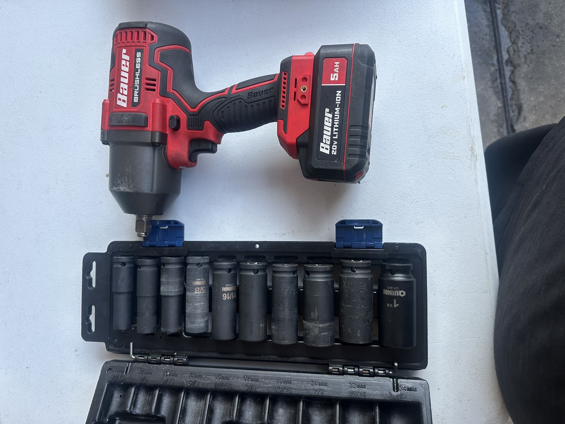 Impact Gun And Sockets 