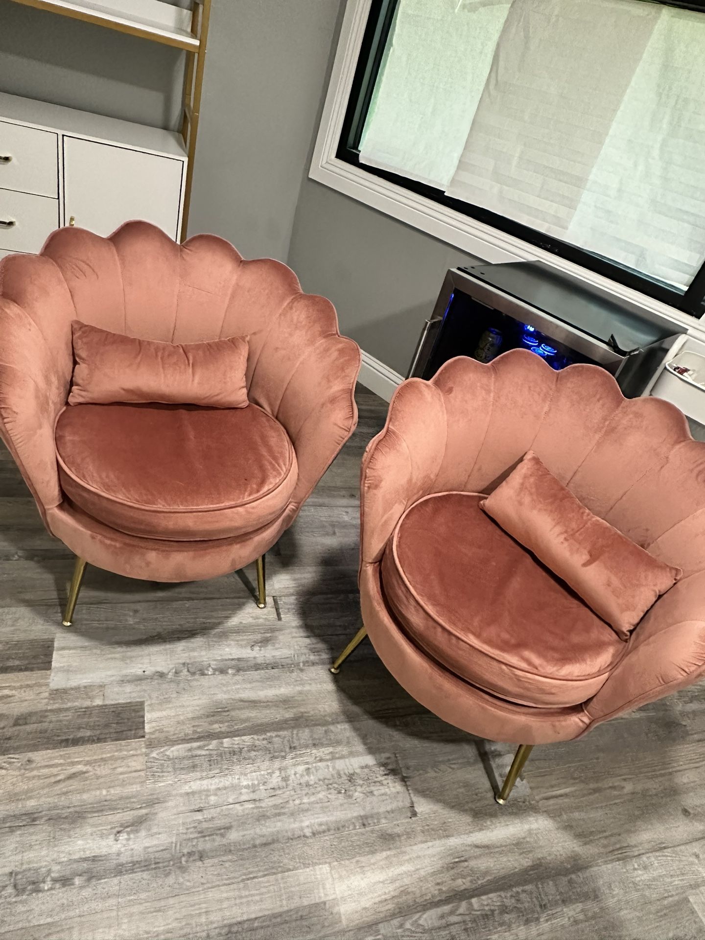 Accent Pink Chair 