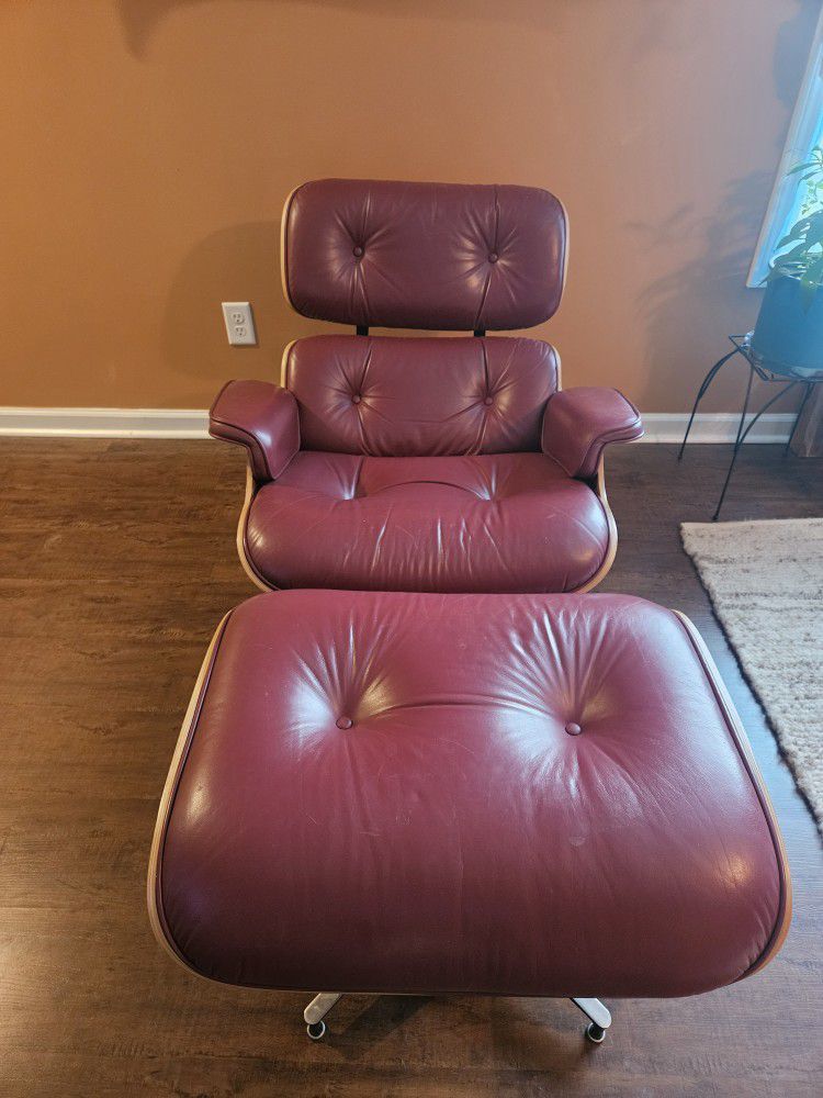 Eames Herman Miller Lounge Chair (Replica)