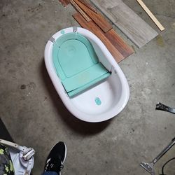  Frida Baby Bathtub 