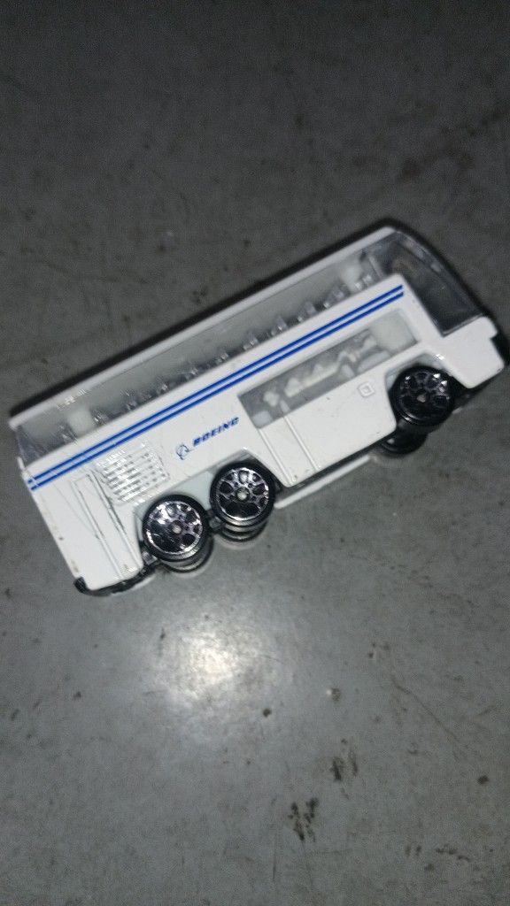 REALTOY Royal Caribbean Intl Cruise Line Transport Bus Die-cast Car RCL RCI VHTF