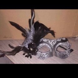 New Venetian Masquerade Mask with Feathers