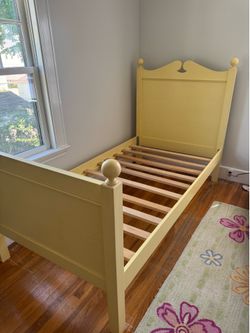 Free - twin bed