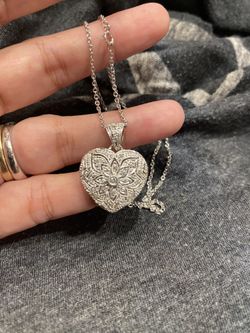 14k diamonds 💎 Locket Pendant/necklace