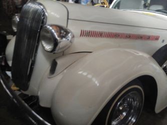 Lowrider 1937 Dodge OBO