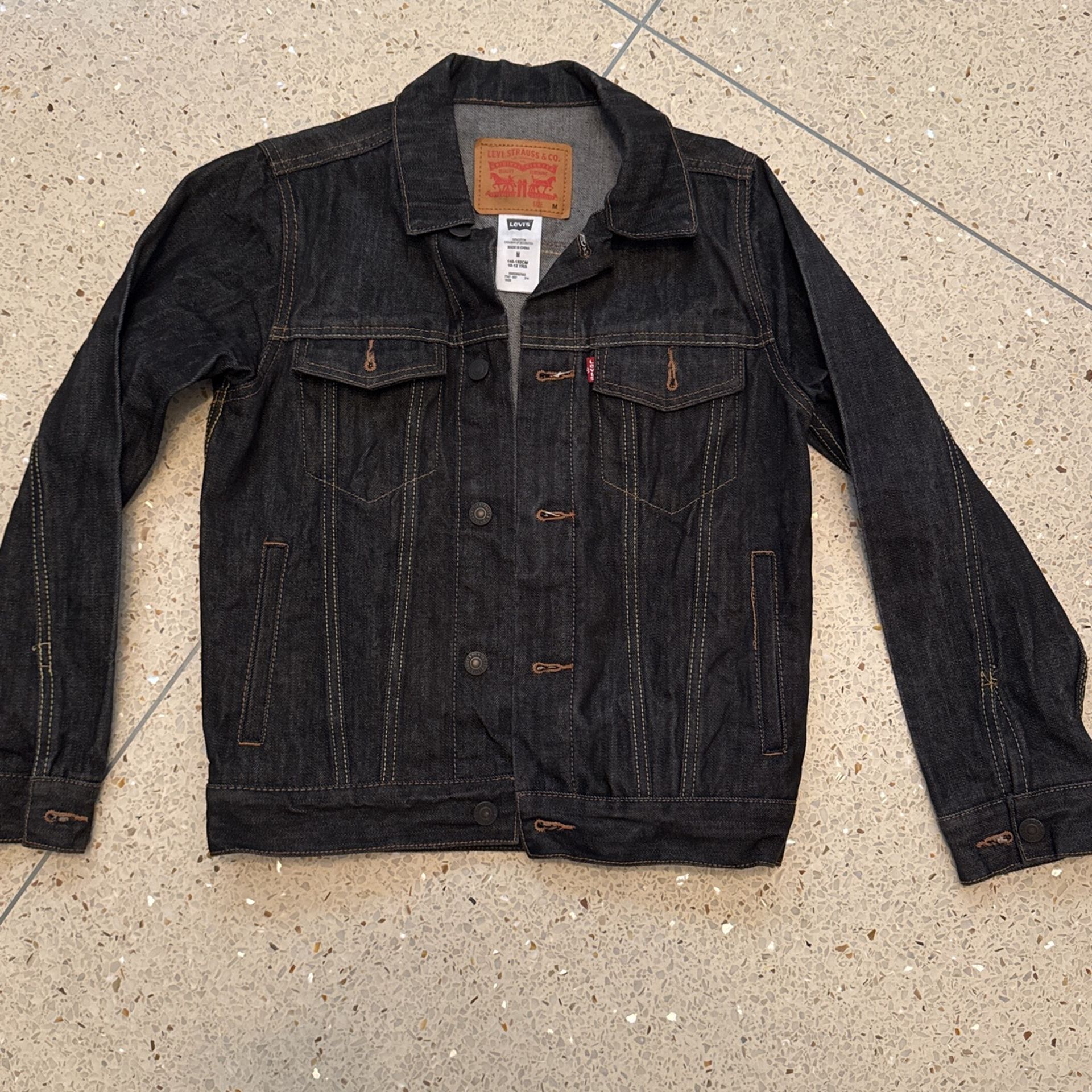 Boys Levi’s Denim Jacket Size Medium Like New!