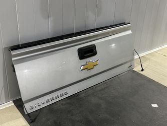 Chevy Silverado Tailgate ( 14-18) 