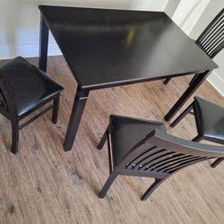 Dining Table Set – $100 – Very Good Condition