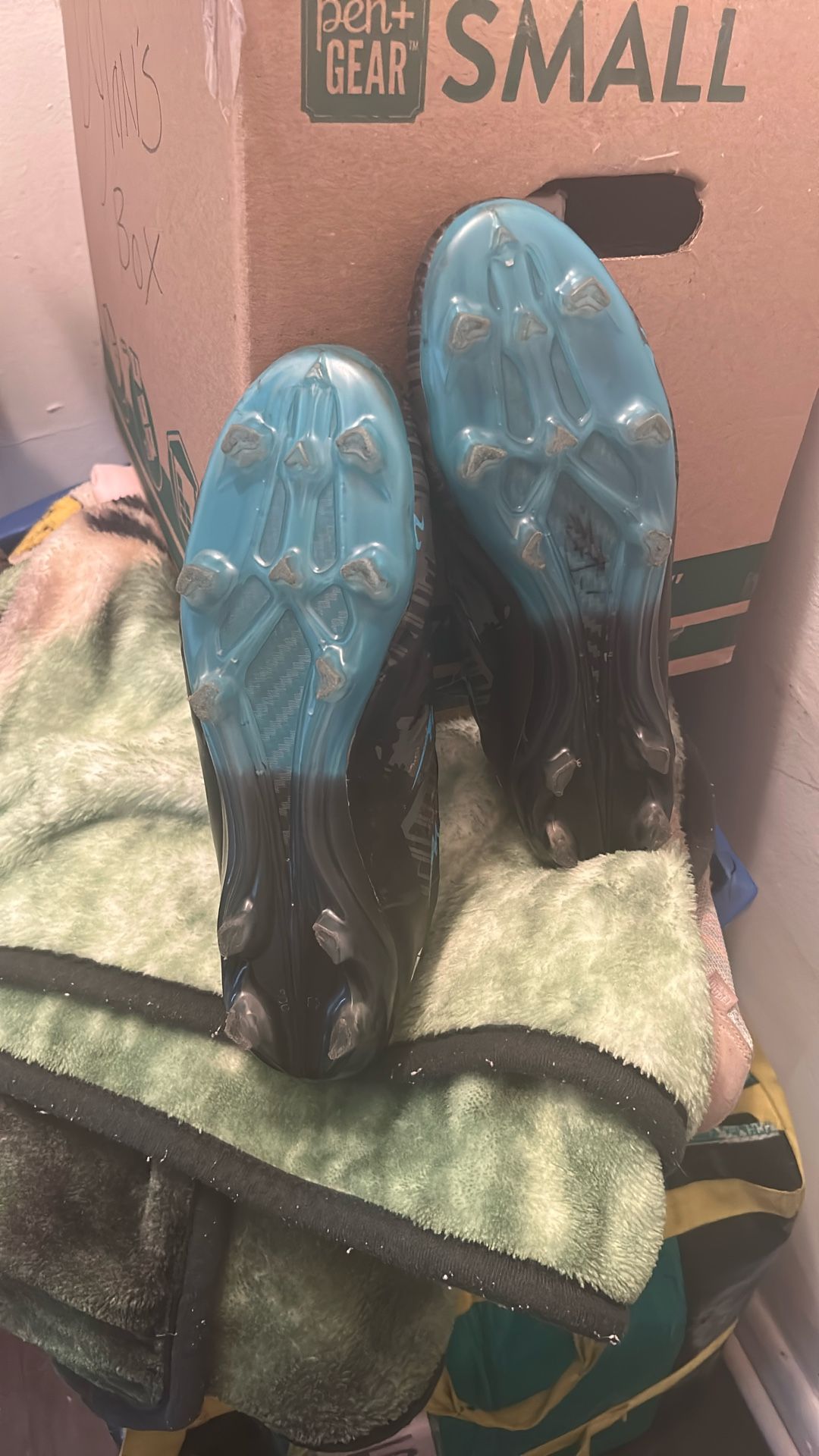 Sign Football Cleats From Derrick Henry