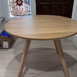 39” Wooden Round Table 