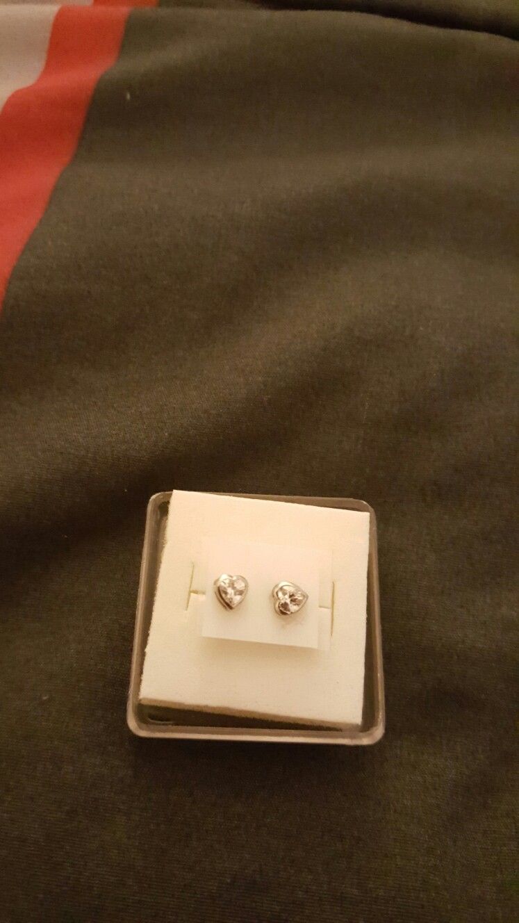 Real silver Zircon diamond Heart Small Stud earrings