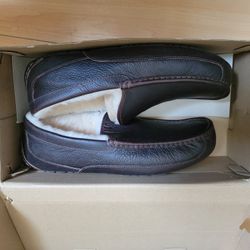 UGG Lether Brown Slippers SIZE 13