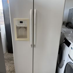 Off White GE Side By Side Fridge w/ Filtered Water & Ice (Warranty Included)