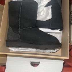Ugg Boots Kids Sz 10