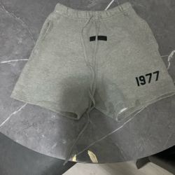 Essentials Shorts