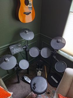 Yamaha DTX Electronic Drum Kit