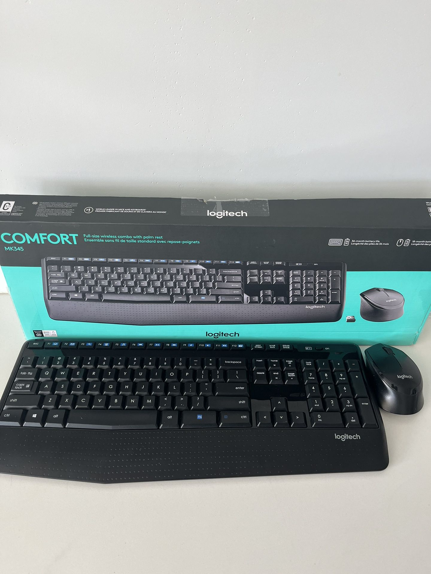 Logitech MK345 Wireless Keyboard and Mouse Combo - Excellent Condition! 