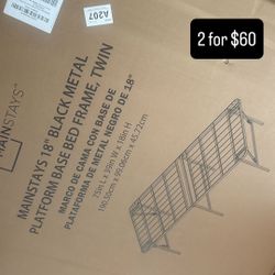 Twin Size Metal Bed Frame(2)