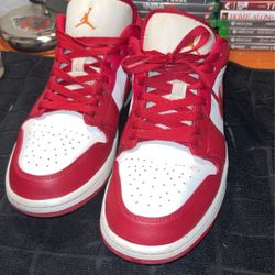 Air Jordan 1 Low Cardinal Red