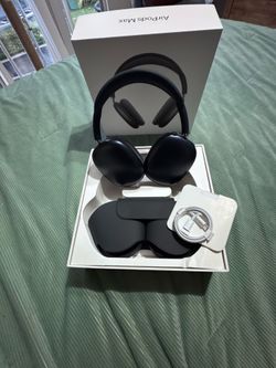 AirPods Max Midnight Blue