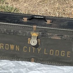 ANTIQUE CROWN CITY LODGE TRUNK STEAMPUNK INDEPENDENT ORDER OF ODD FELLOWS! Aka I.O.O.F.  VERY COOL!!
