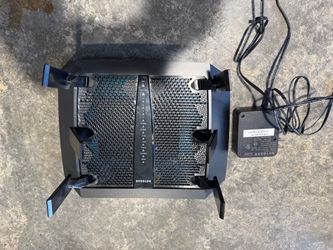 R8000P - Nighthawk X6S AC4000 Tri Band WiFi Router