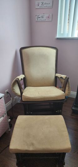 Glider Rocking Chair with Ottoman
