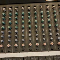 Yamaha MC 1602 Mixer 