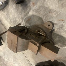 Allied 6 Vise