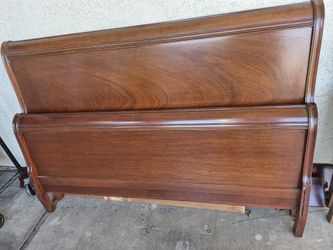 Full Mahogany Bed, Hbrd Footboard Rails And Slats