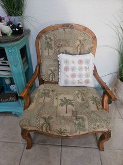 Oversized accent chair