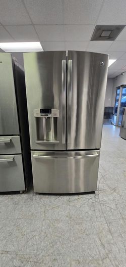GE French Door Fridge – Stainless w/ Ice & Water