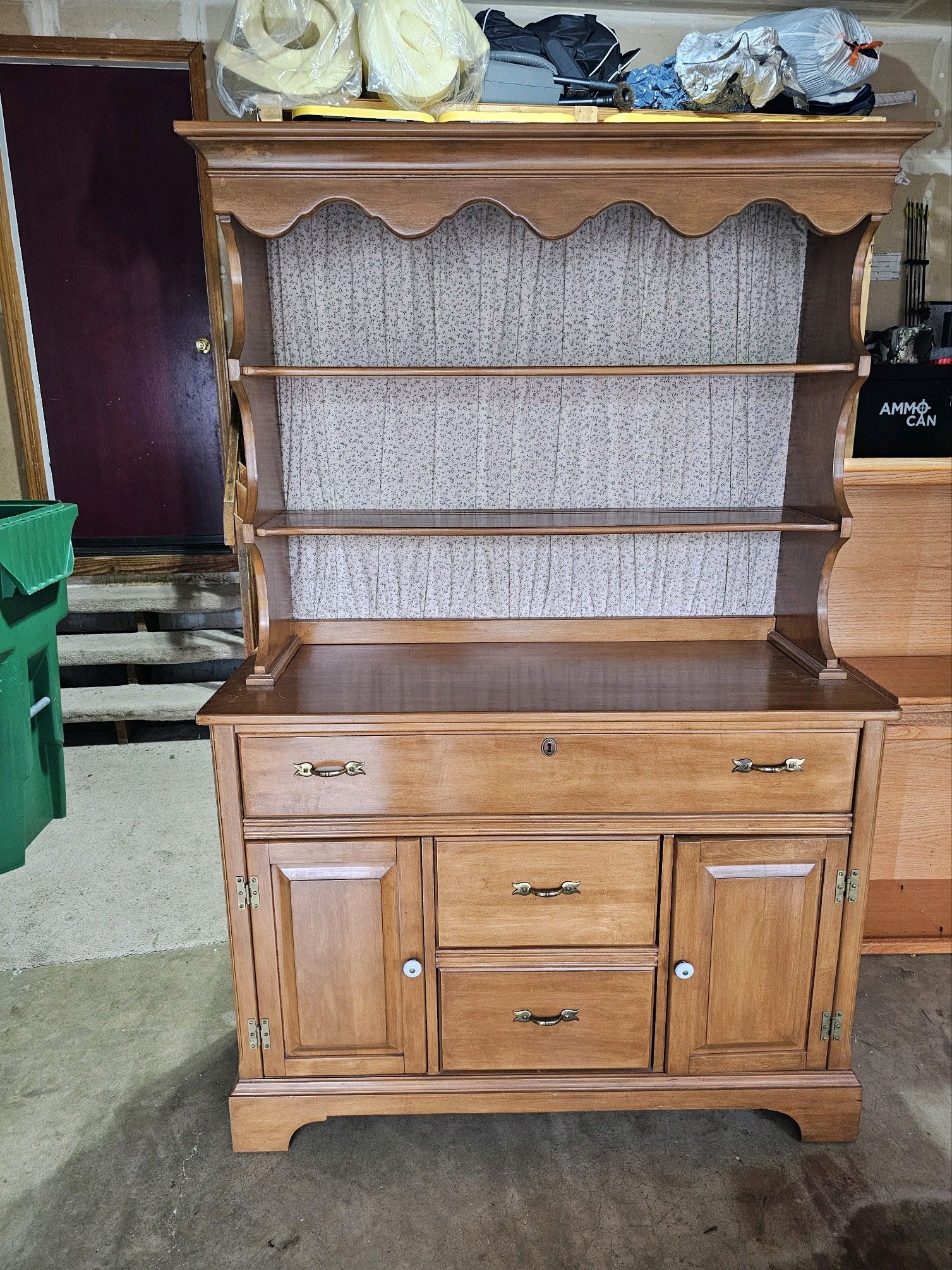 Kitchen hutch for Sale in Tigard, OR - OfferUp