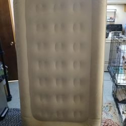 Twin size air mattress with brand new pump