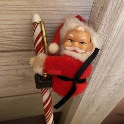 Vintage Santa Hugger/clip