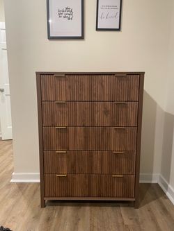 5-Drawer Dresser