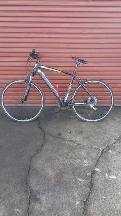Giant Roam 2 Mountain Bike