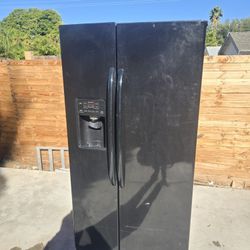 GE Refrigerator