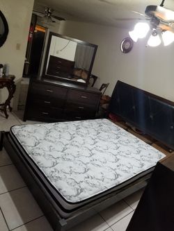 queen bedroom set peinador cajonera y buro