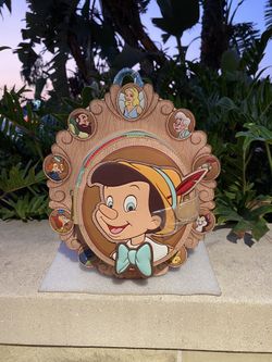 DISNEY LOUNGEFLY PINOCCHIO WOOD FRAME PORTRAIT FIGURAL MINI BACKPACK