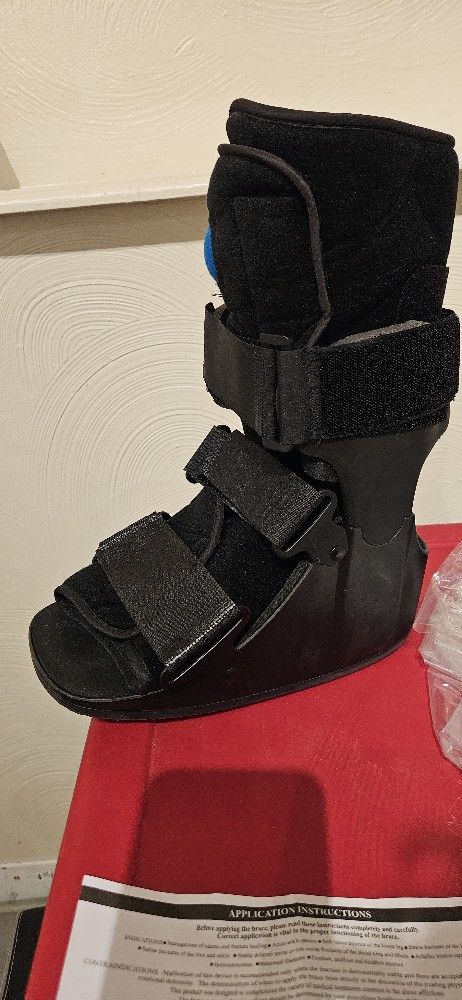 Gill Podiatry Lo Air Walker Boot - Small (Black)