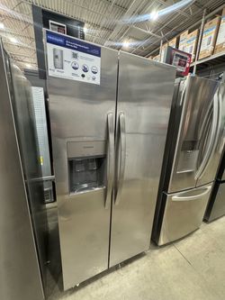 Refrigerator 33” 22wide Brand new