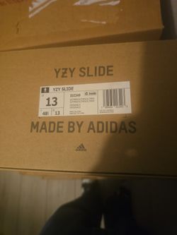 Yeezy slide 