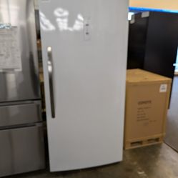 Frigidaire FRAE2024AW
33 Inch Freestanding All-Refrigerator