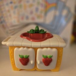 1988 Berry Happy Home Kitchen Sink