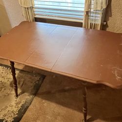 Wooden Dining Room/ Kitchen Table with 4 chairs