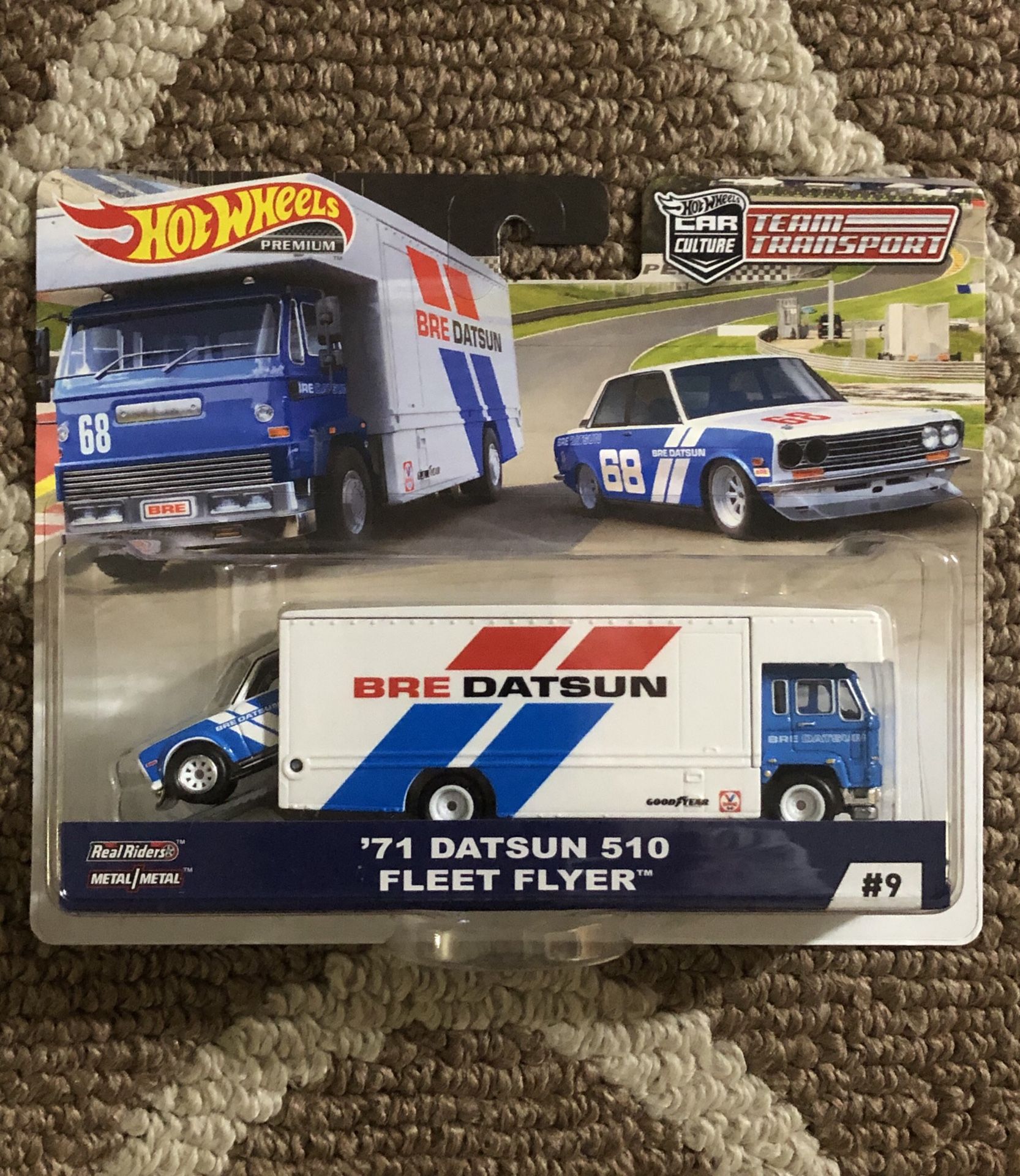 Hot Wheels Team Transport: ‘71 Datsun 510 Fleet Flyer