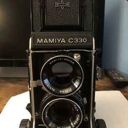 Mamiya C330 Professional f Blue dot Camera 