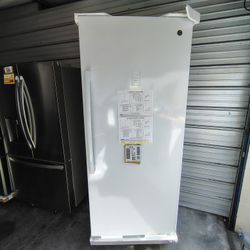 Freezer with Lock House 21.3 cu ft. H 76" X W 33" X D 29" GE White *Brand New
