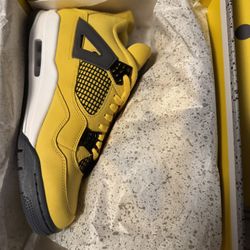 Brand-New DS Nike Air Jordan Retro 4 Lightning Size 10 Men’s 
